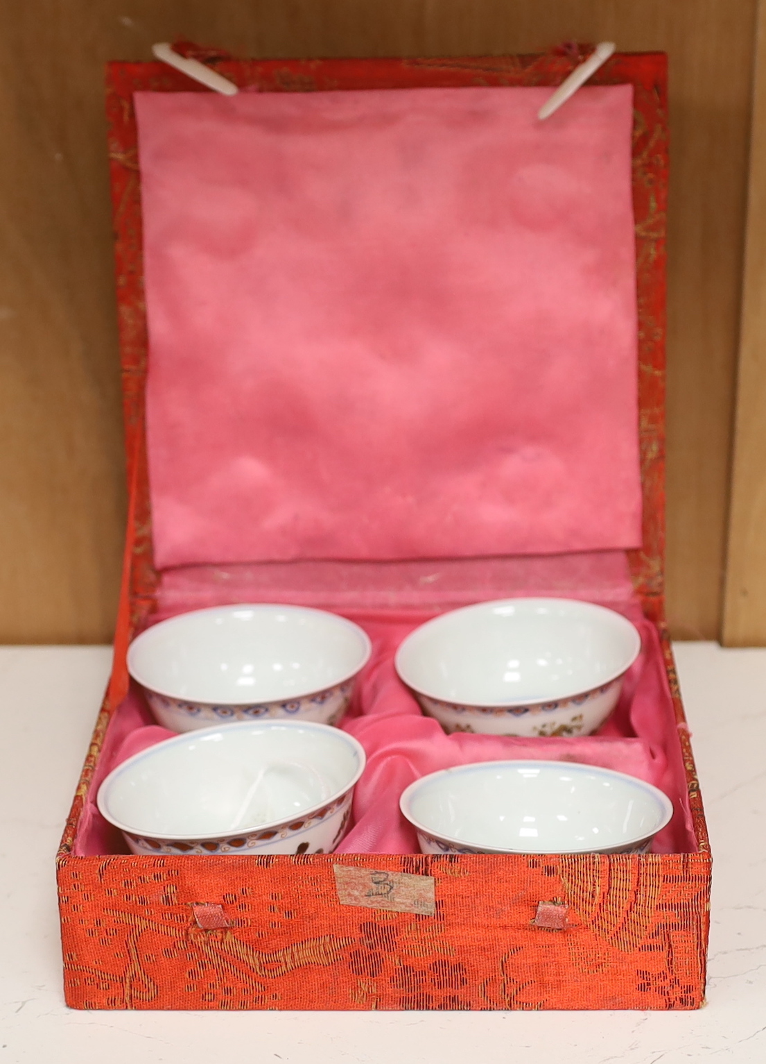 A set of four Chinese enamelled teabowls, 8.5cm diameter
